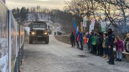 Rusiya sülhməramlılarına aid daha 8 avtomobil Laçın yolundan keçib (FOTO)