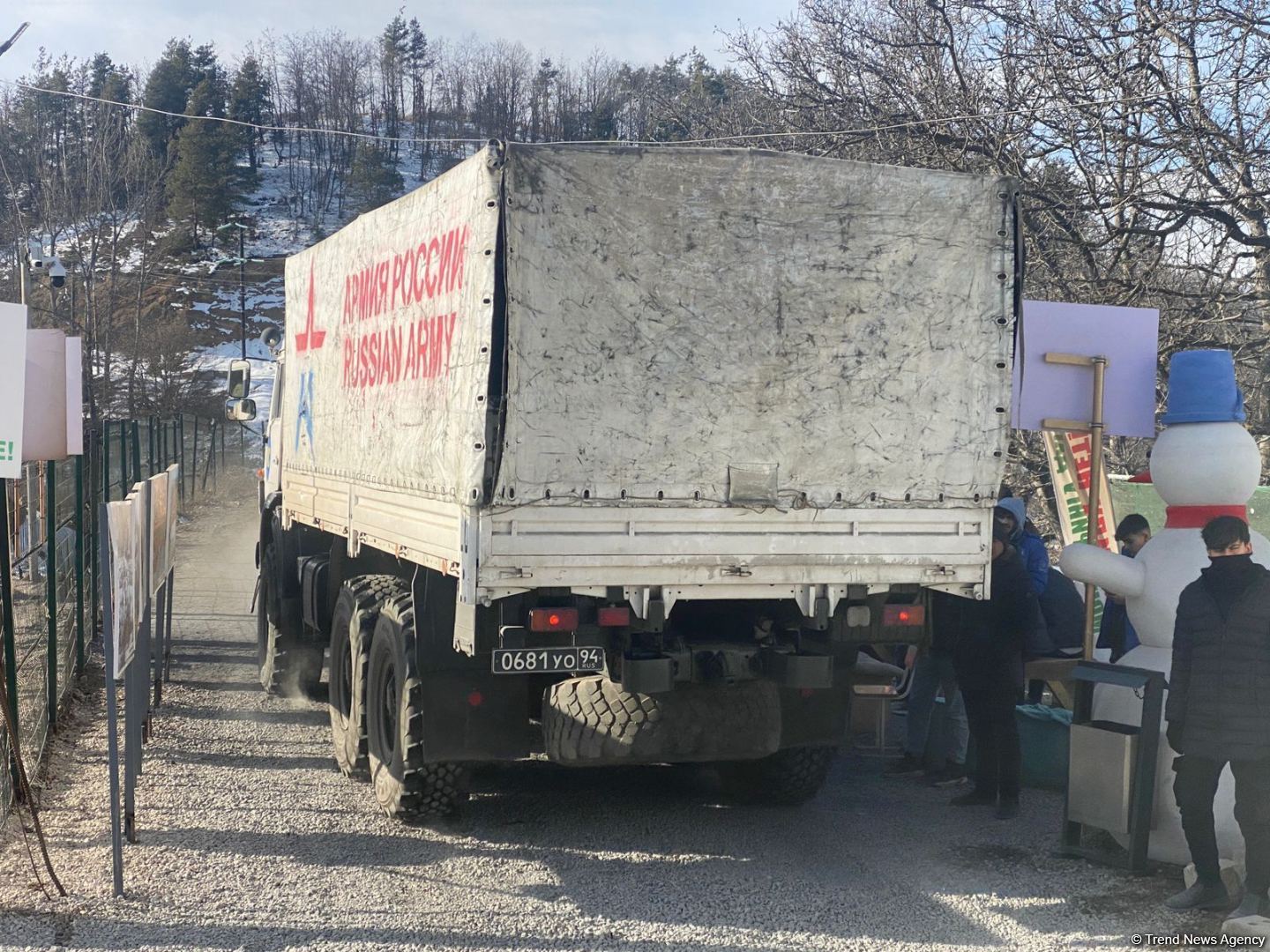 Rusiya sülhməramlılarına aid daha 2 avtomobil Laçın yolundan keçib (FOTO)