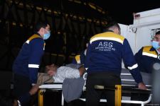 Səfirliyə hücum zamanı yaralananlar təcili yardım maşınları ilə təxliyyə edilib (FOTO/VİDEO) (ƏLAVƏ OLUNUB)