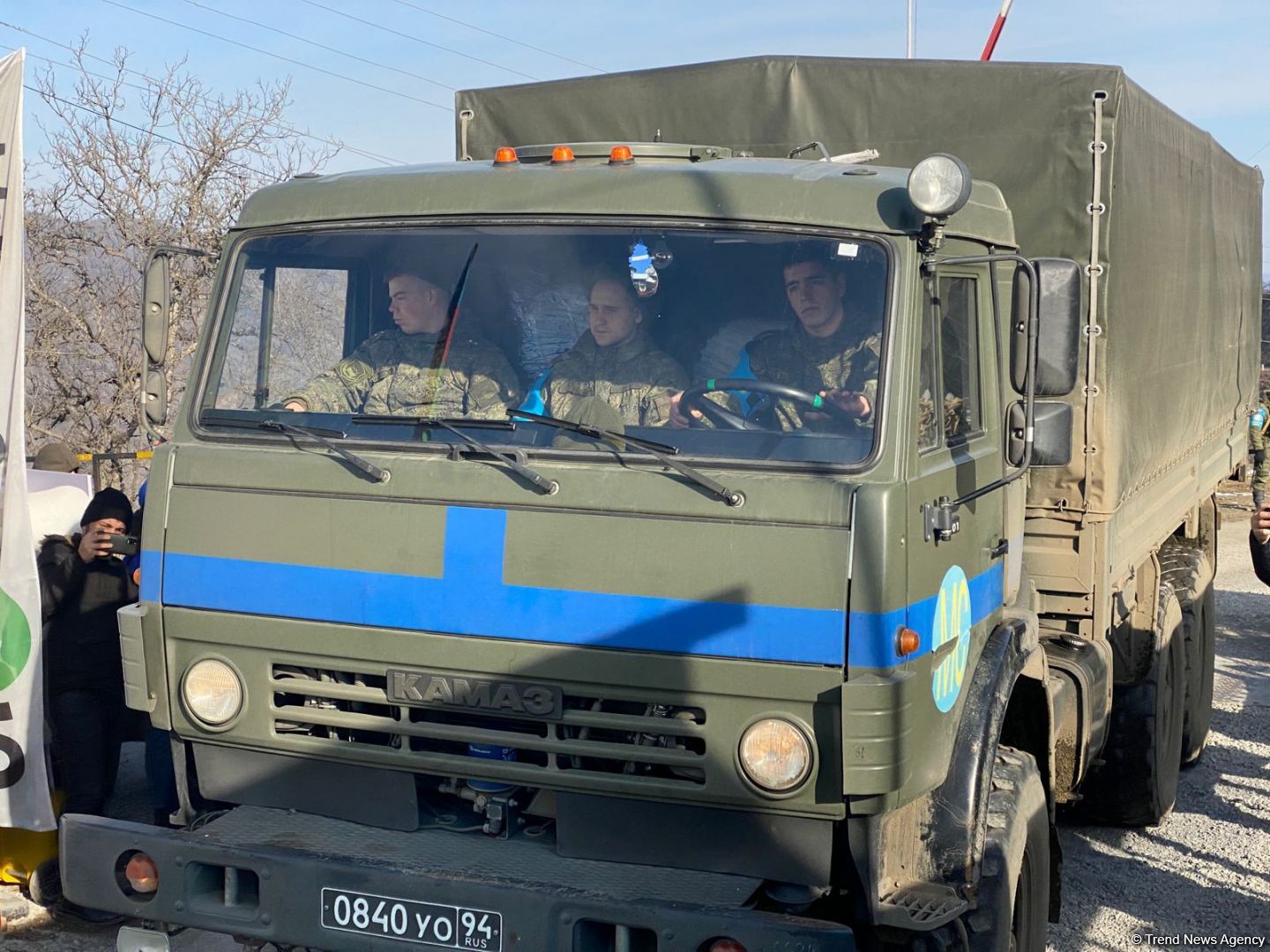 Rusiya sülhməramlılarına aid 1 avtomobil Laçın yolundan keçib (FOTO)