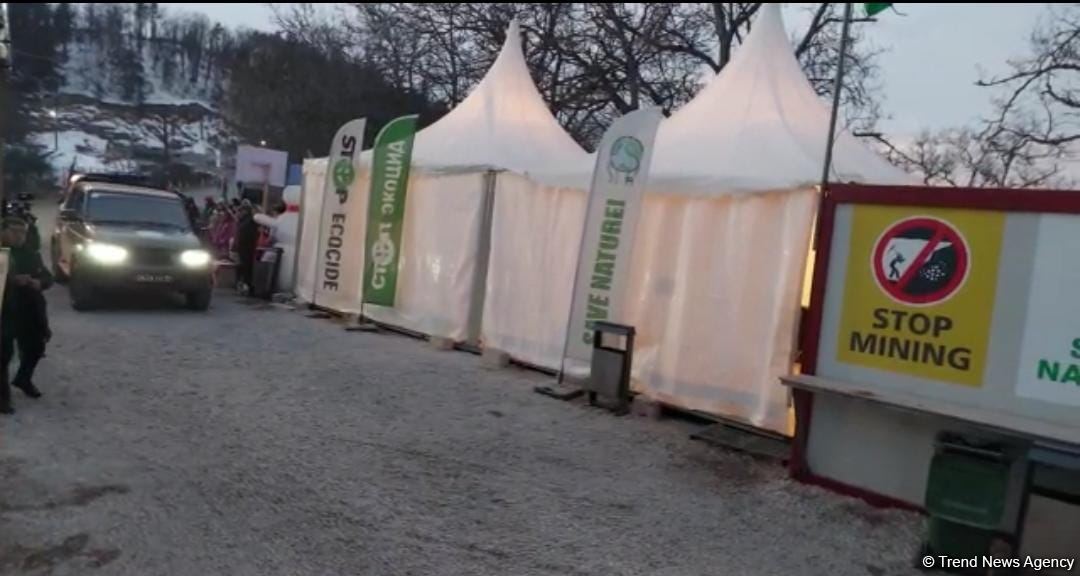 1 minik maşını Laçın yolundan keçib (FOTO)