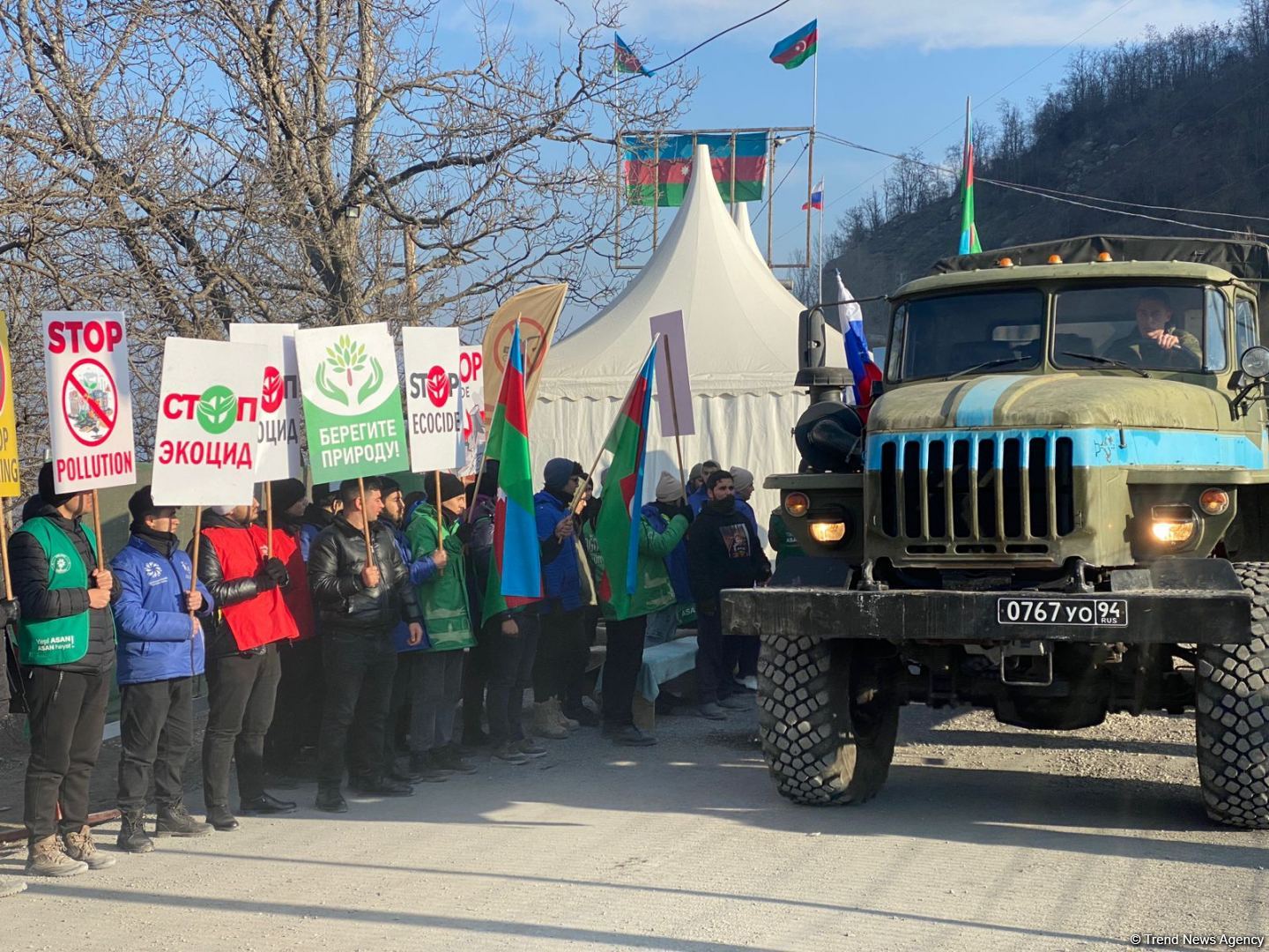 Rusiya sülhməramlılarına aid daha 3 avtomobil Laçın yolundan keçib (FOTO)