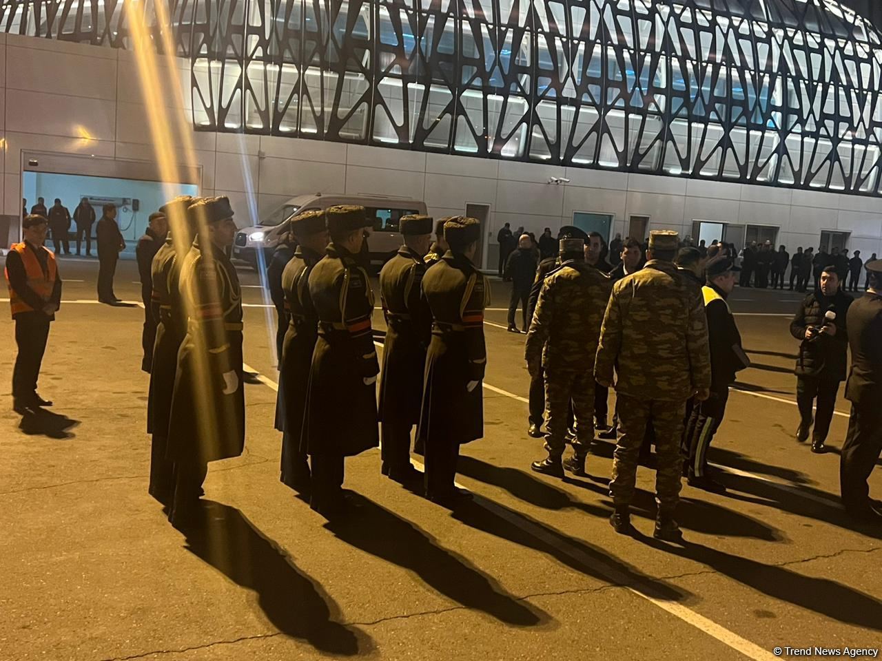 Şəhid Orxan Əsgərovun cənazəsinin qarşılanması üçün fəxri qarovul dəstəsi düzülüb