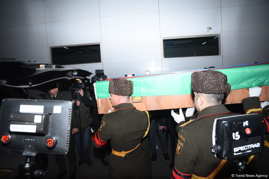 Səfirliyə hücum zamanı şəhid olan Orxan Əsgərovun cənazəsi ailəsinə təhvil verildi (FOTO/VİDEO)