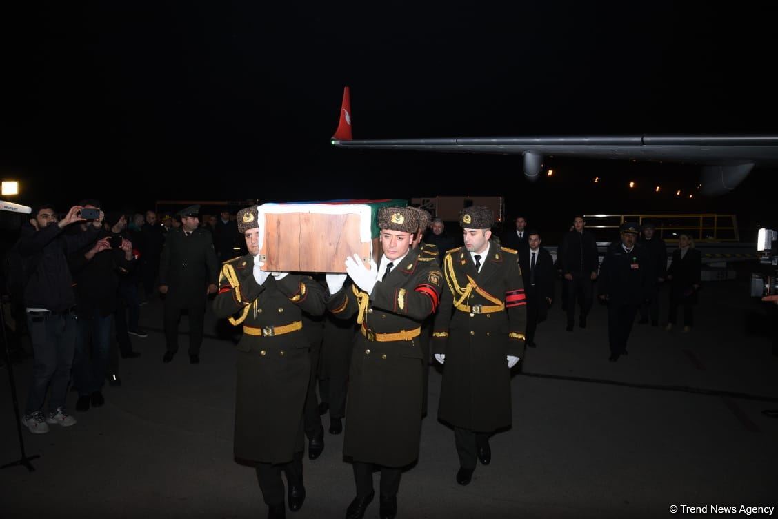 Səfirliyə hücum zamanı şəhid olan Orxan Əsgərovun cənazəsi ailəsinə təhvil verildi (FOTO/VİDEO)