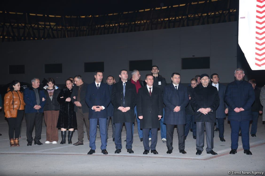 Səfirliyə hücum zamanı yaralananlar təcili yardım maşınları ilə təxliyyə edilib (FOTO/VİDEO) (ƏLAVƏ OLUNUB)