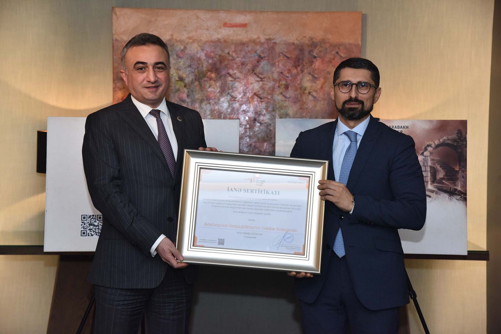Qarabağ Dirçəliş Fonduna ianə edən Vəkillər Kollegiyasının üzvlərinə ianə sertifikatları təqdim edilib (FOTO)