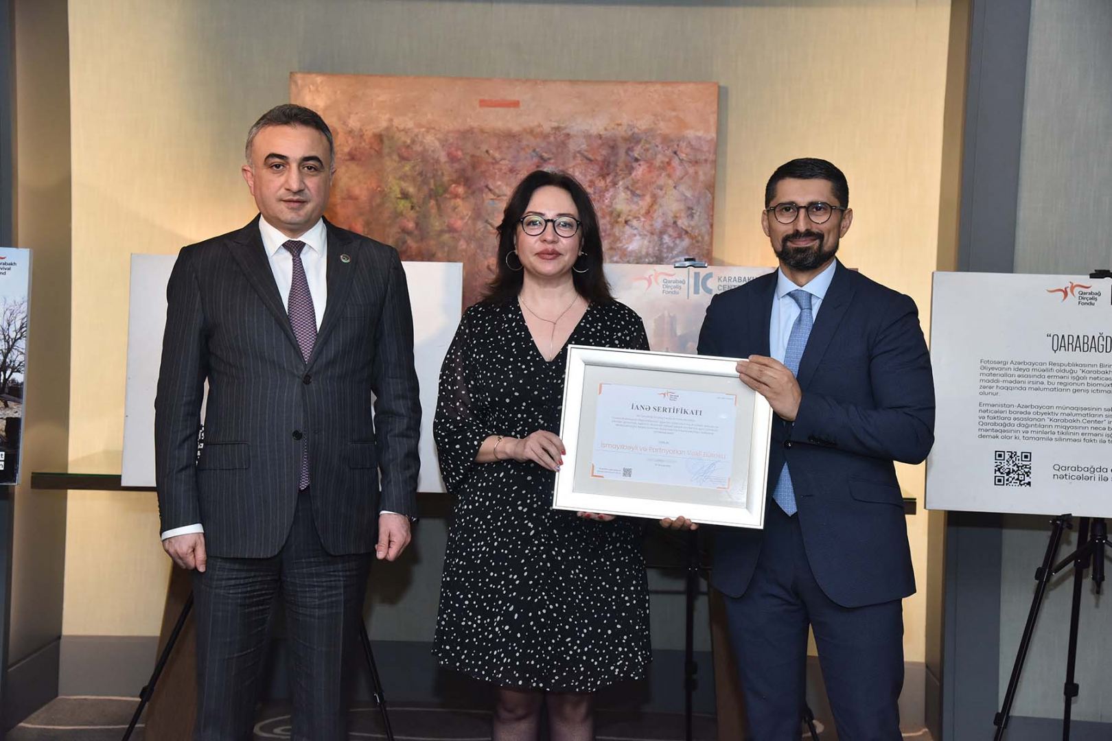 Qarabağ Dirçəliş Fonduna ianə edən Vəkillər Kollegiyasının üzvlərinə ianə sertifikatları təqdim edilib (FOTO)