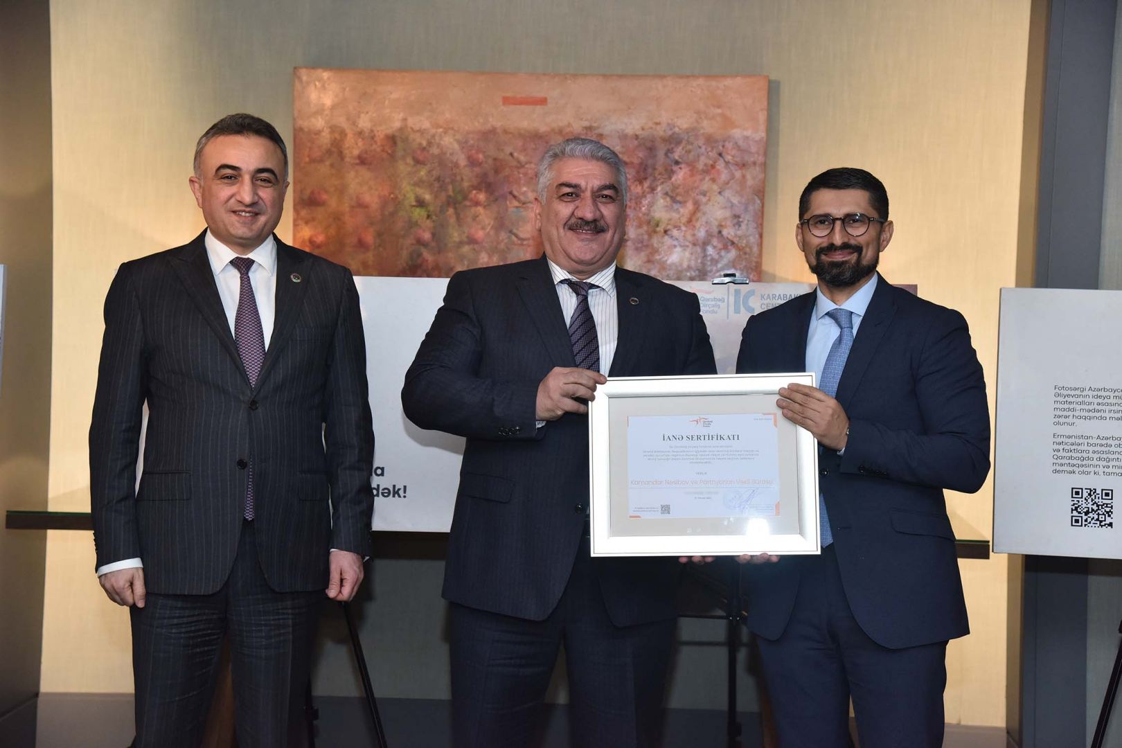 Qarabağ Dirçəliş Fonduna ianə edən Vəkillər Kollegiyasının üzvlərinə ianə sertifikatları təqdim edilib (FOTO)