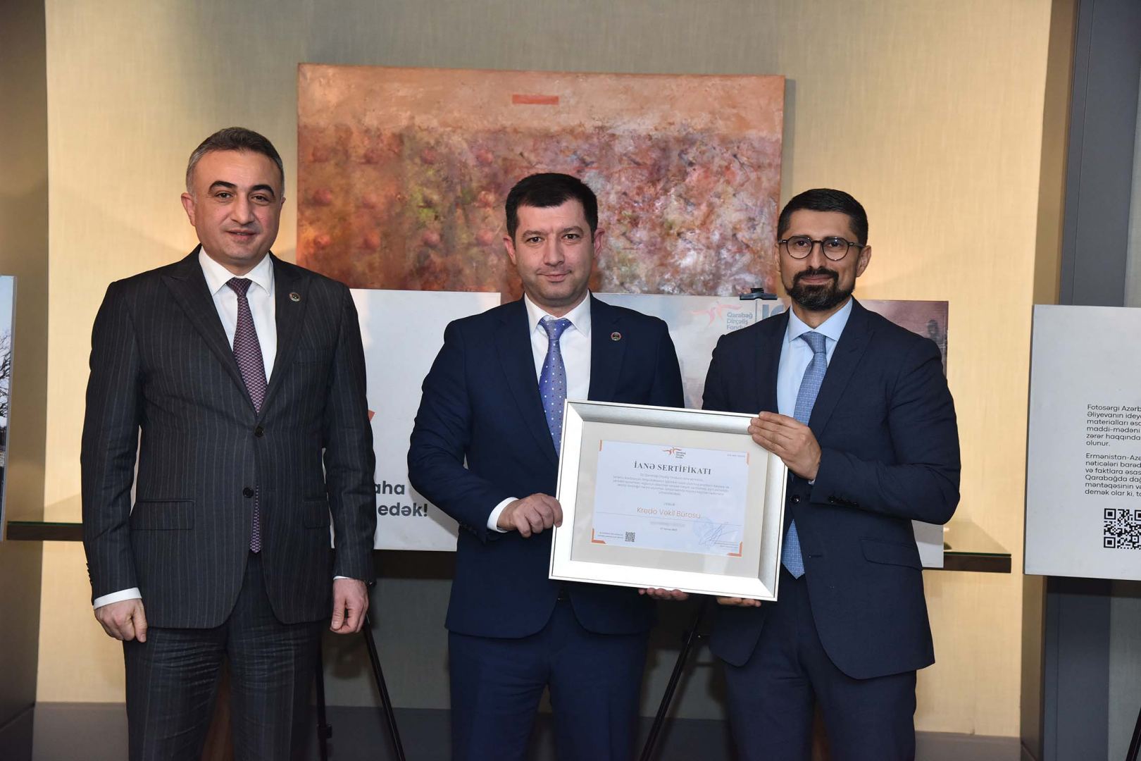 Qarabağ Dirçəliş Fonduna ianə edən Vəkillər Kollegiyasının üzvlərinə ianə sertifikatları təqdim edilib (FOTO)