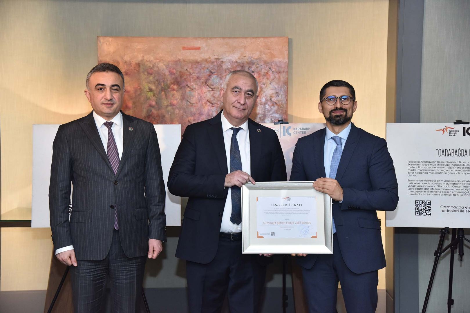 Qarabağ Dirçəliş Fonduna ianə edən Vəkillər Kollegiyasının üzvlərinə ianə sertifikatları təqdim edilib (FOTO)