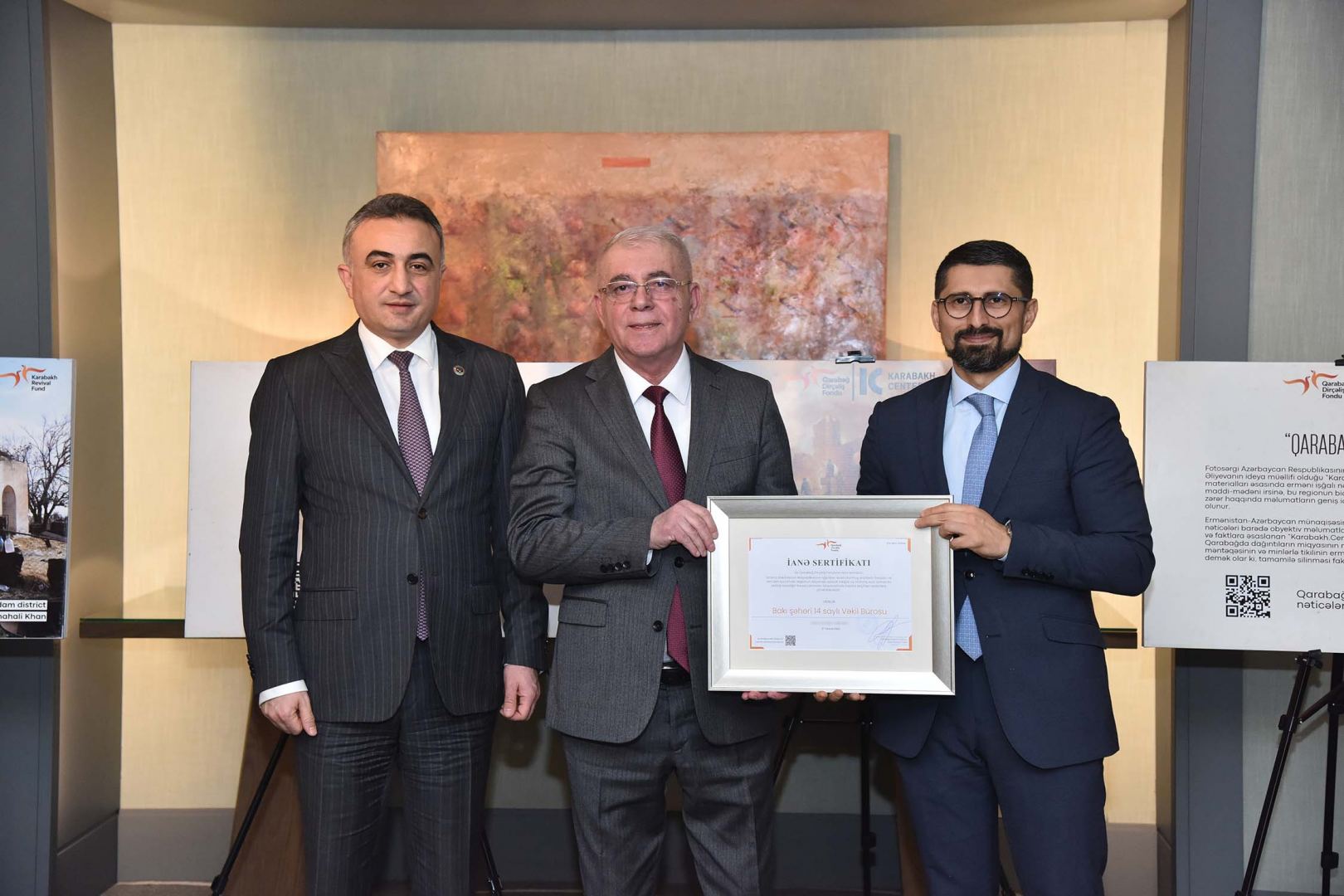 Qarabağ Dirçəliş Fonduna ianə edən Vəkillər Kollegiyasının üzvlərinə ianə sertifikatları təqdim edilib (FOTO)