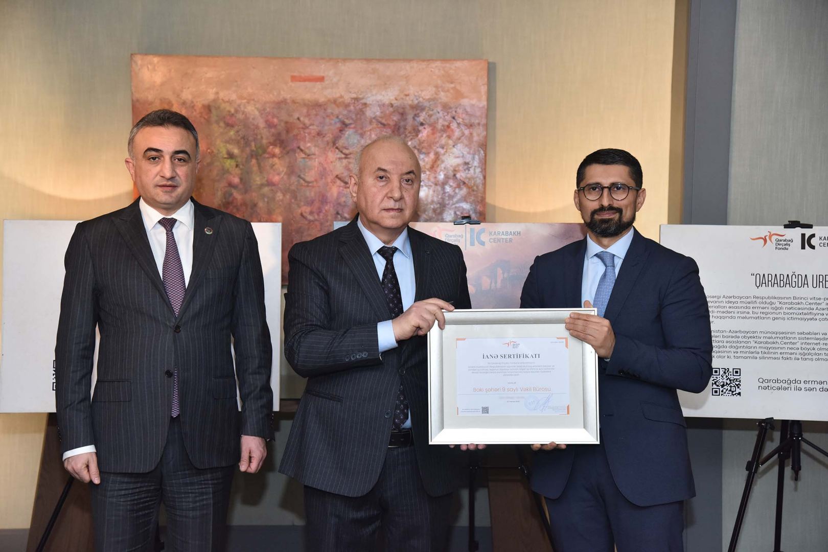 Qarabağ Dirçəliş Fonduna ianə edən Vəkillər Kollegiyasının üzvlərinə ianə sertifikatları təqdim edilib (FOTO)