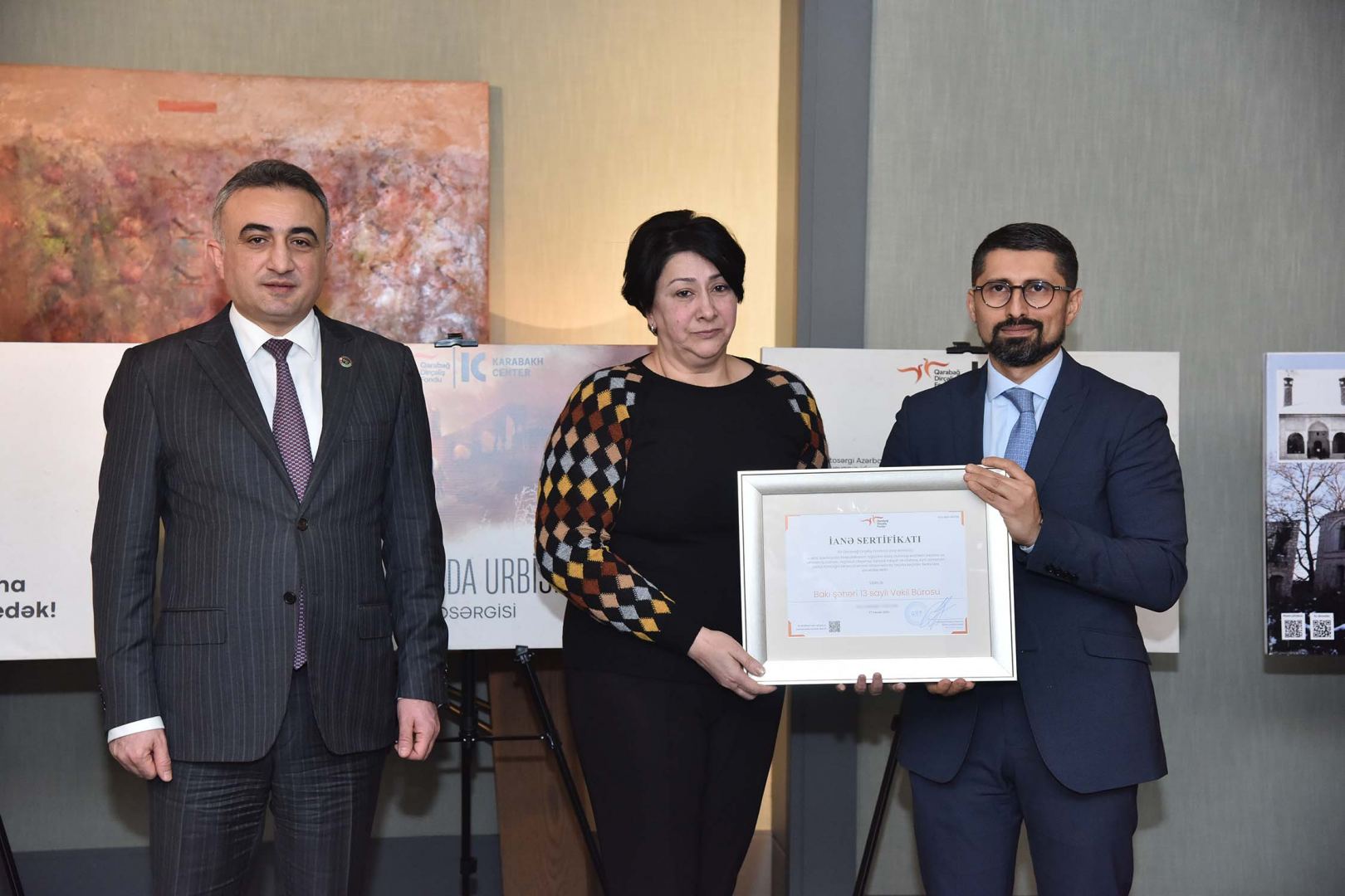 Qarabağ Dirçəliş Fonduna ianə edən Vəkillər Kollegiyasının üzvlərinə ianə sertifikatları təqdim edilib (FOTO)