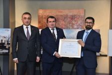 Qarabağ Dirçəliş Fonduna ianə edən Vəkillər Kollegiyasının üzvlərinə ianə sertifikatları təqdim edilib (FOTO)