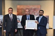 Qarabağ Dirçəliş Fonduna ianə edən Vəkillər Kollegiyasının üzvlərinə ianə sertifikatları təqdim edilib (FOTO)