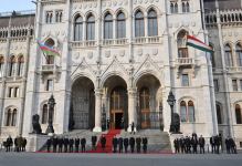 Budapeştdə Azərbaycan Prezidenti İlham Əliyevin rəsmi qarşılanma mərasimi olub (FOTO/VİDEO)