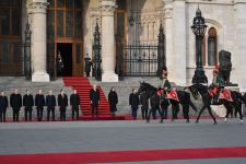 Budapeştdə Azərbaycan Prezidenti İlham Əliyevin rəsmi qarşılanma mərasimi olub (FOTO/VİDEO)