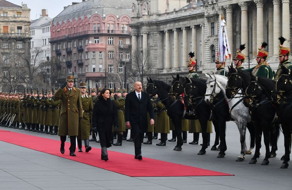 Budapeştdə Azərbaycan Prezidenti İlham Əliyevin rəsmi qarşılanma mərasimi olub (FOTO/VİDEO)