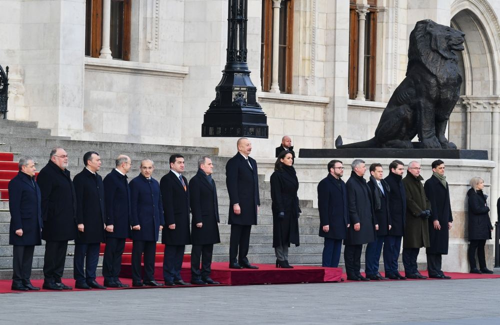 Budapeştdə Azərbaycan Prezidenti İlham Əliyevin rəsmi qarşılanma mərasimi olub (FOTO/VİDEO)