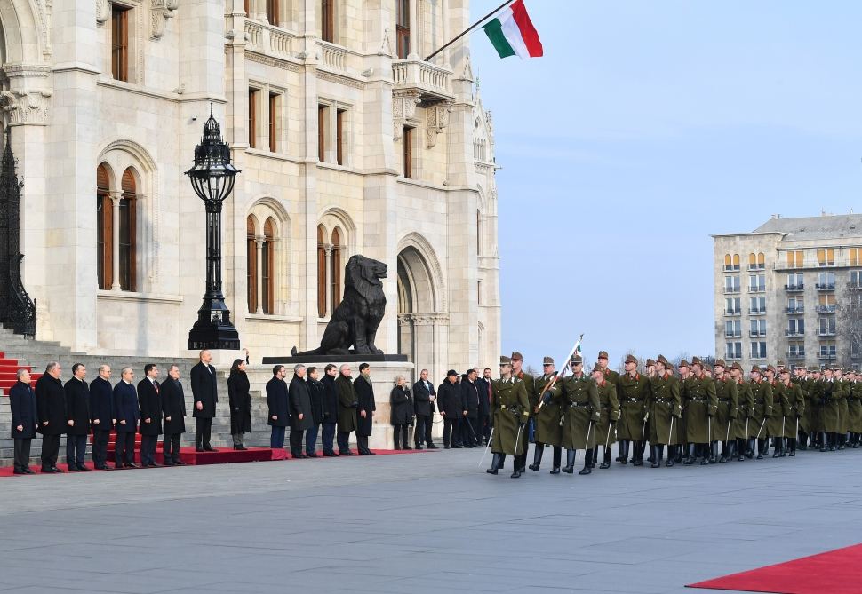 Budapeştdə Azərbaycan Prezidenti İlham Əliyevin rəsmi qarşılanma mərasimi olub (FOTO/VİDEO)
