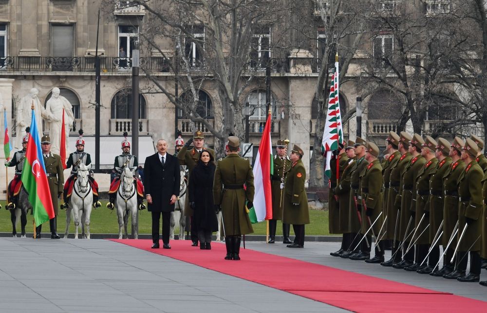 Budapeştdə Azərbaycan Prezidenti İlham Əliyevin rəsmi qarşılanma mərasimi olub (FOTO/VİDEO)