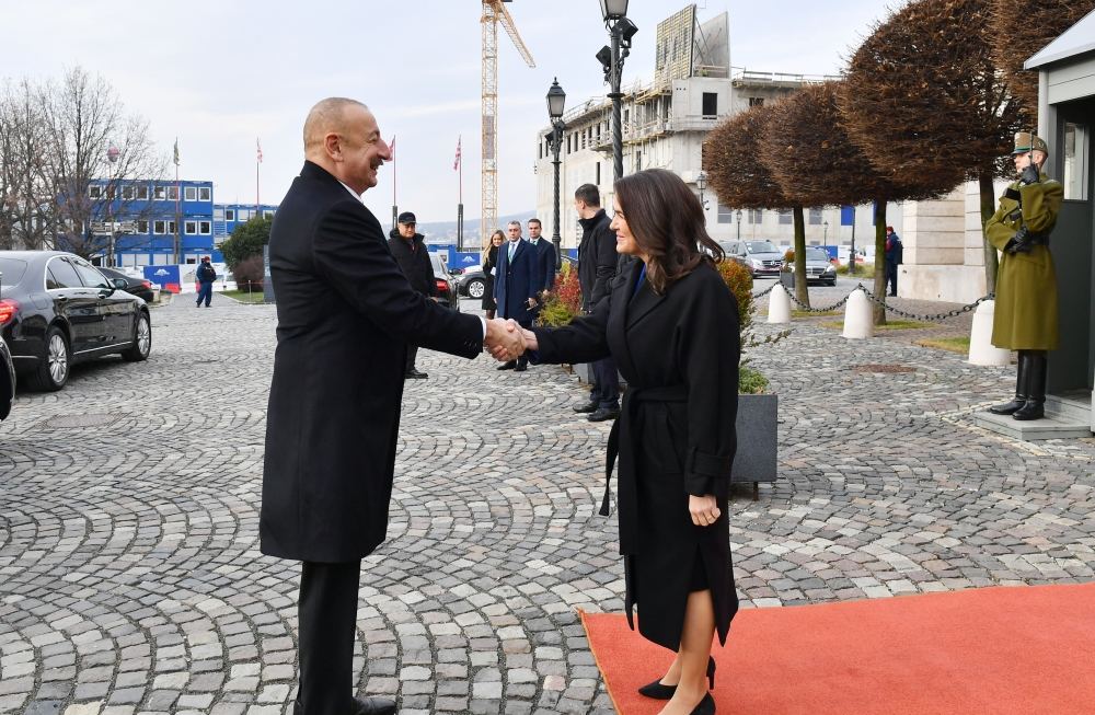 Prezident İlham Əliyevin Macarıstan Prezidenti Katalin Novak ilə təkbətək görüşü olub (FOTO/VİDEO) (YENİLƏNİB)