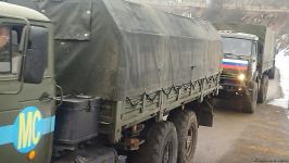 Rusiya sülhməramlılarına aid daha 3 təminat avtomobili Laçın yolundan keçib (FOTO)