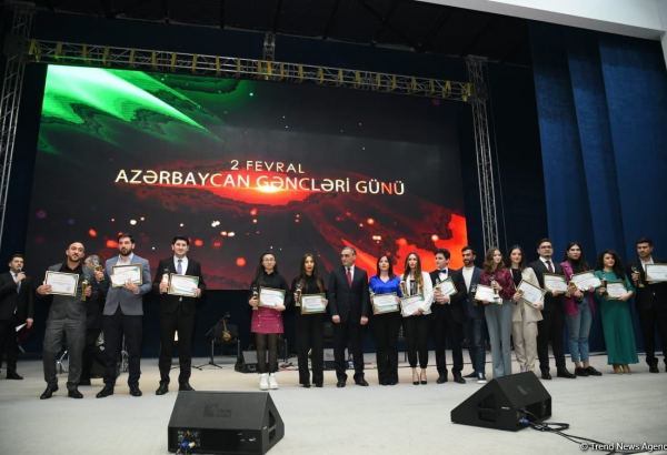 Gənclər paytaxtının simvolik açarı Mingəçevir şəhərinə təqdim edilib (FOTO)