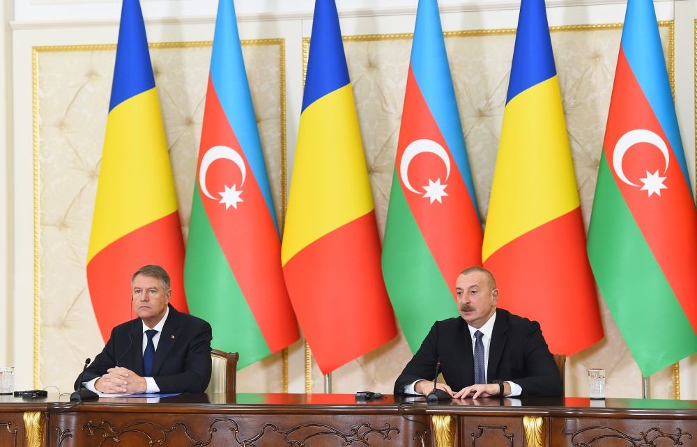 Azərbaycan və Rumıniya prezidentləri mətbuata bəyanatlarla çıxış ediblər (FOTO/VİDEO) (YENİLƏNİB)