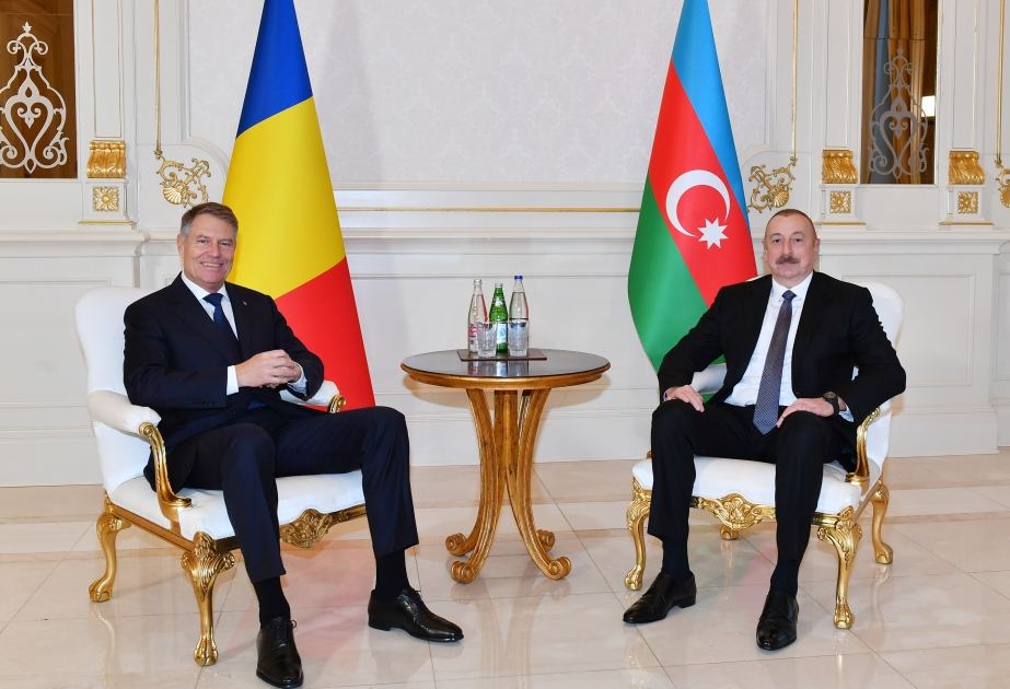 Azərbaycan və Rumıniya prezidentlərinin təkbətək görüşü olub (FOTO/VİDEO)
