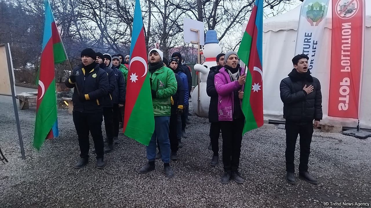 Laçın-Xankəndi yolunda etirazlar 53 gündür davam edir (FOTO)