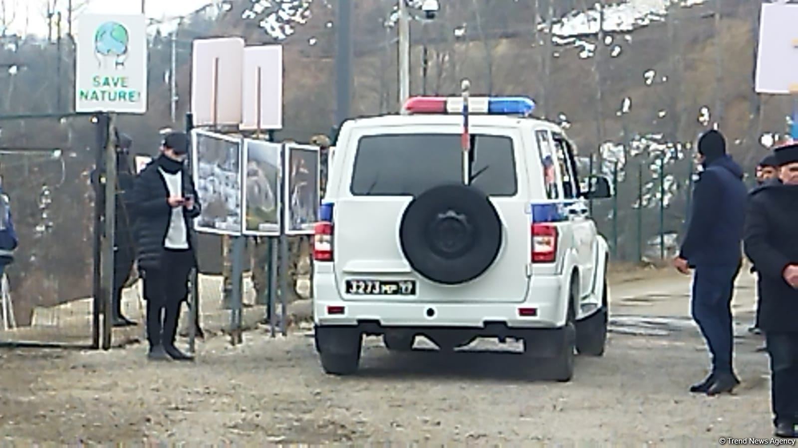 Laçın yolundan sülhməramlılara məxsus daha 5 maşın keçib (FOTO)