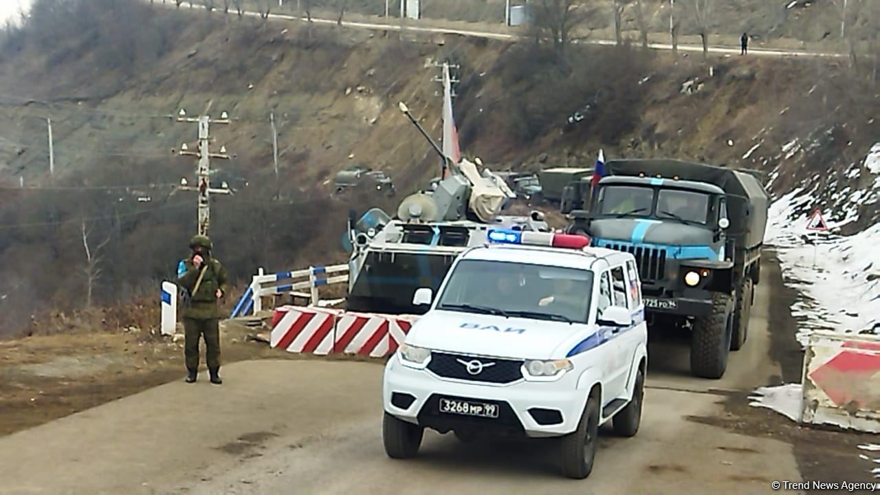 Laçın yolundan sülhməramlılara məxsus daha 14 maşın keçib (FOTO)