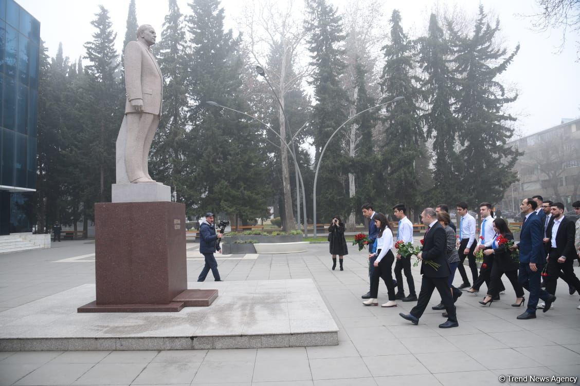 Gənclər paytaxtının simvolik açarı Mingəçevir şəhərinə təqdim edilib (FOTO)