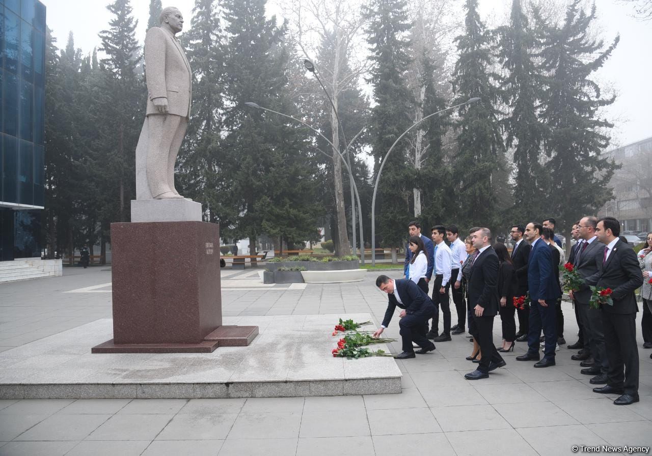 Gənclər paytaxtının simvolik açarı Mingəçevir şəhərinə təqdim edilib (FOTO)