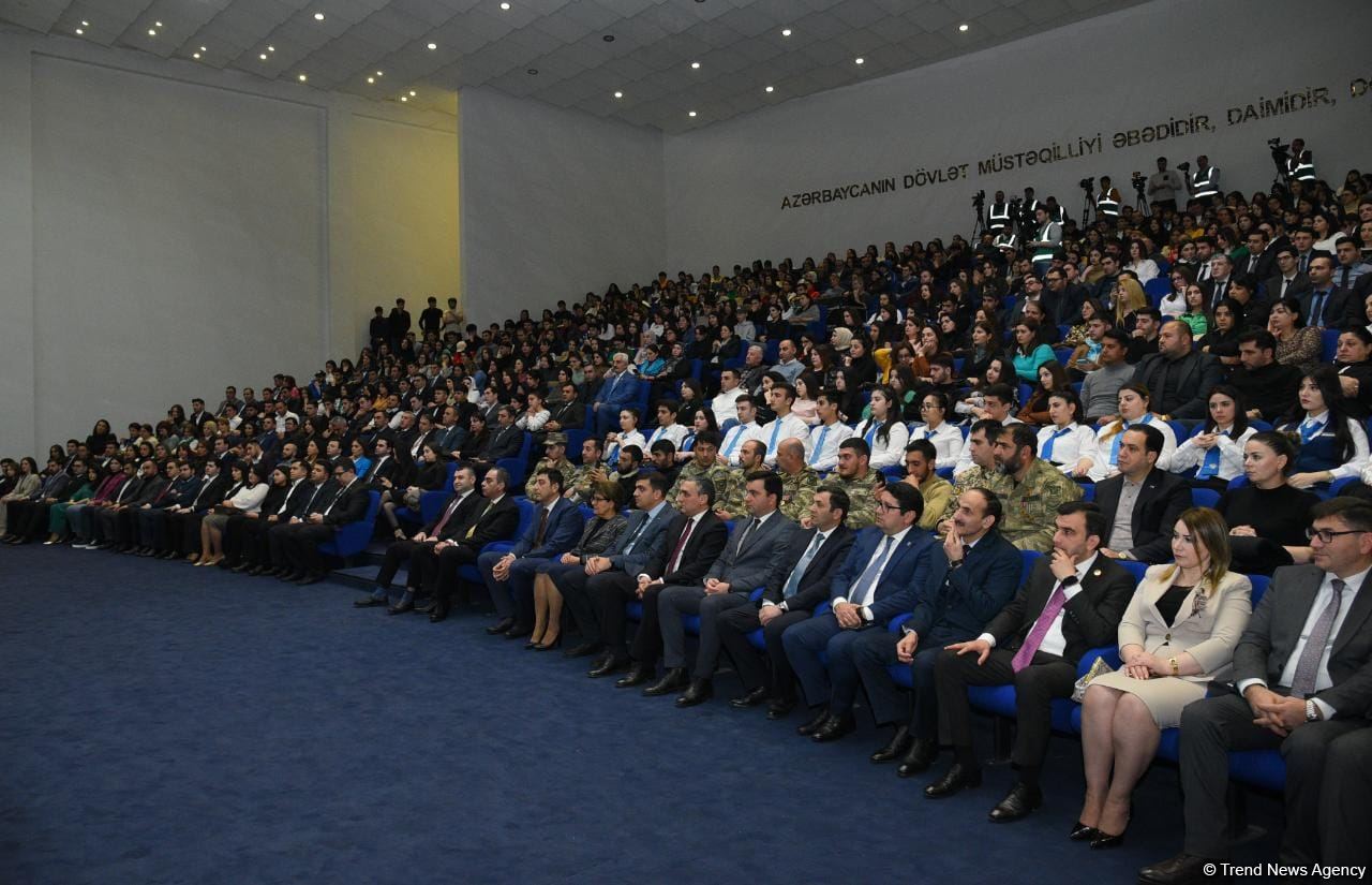 Gənclər paytaxtının simvolik açarı Mingəçevir şəhərinə təqdim edilib (FOTO)