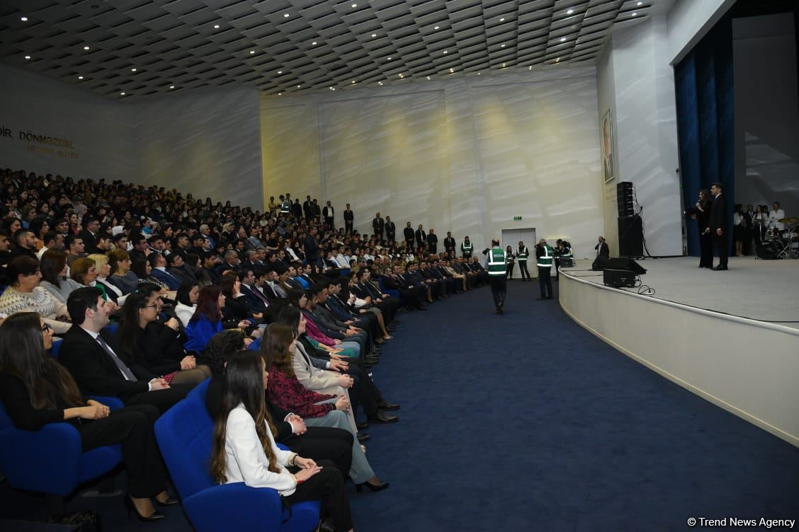 Gənclər paytaxtının simvolik açarı Mingəçevir şəhərinə təqdim edilib (FOTO)