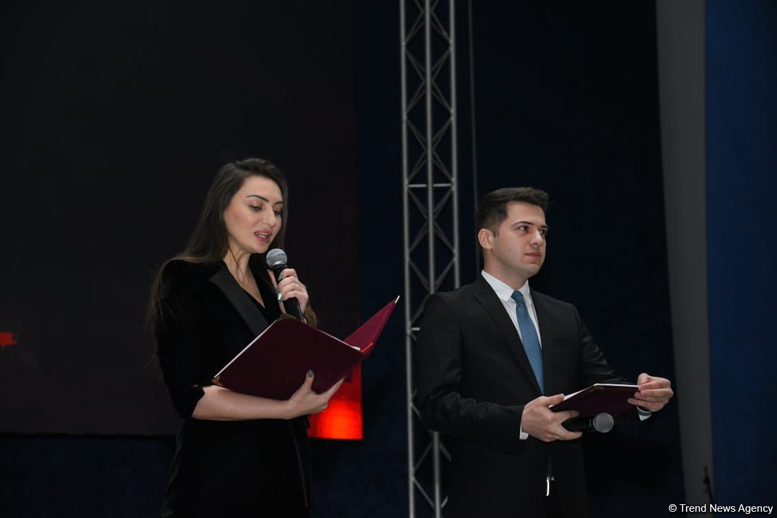 Gənclər paytaxtının simvolik açarı Mingəçevir şəhərinə təqdim edilib (FOTO)