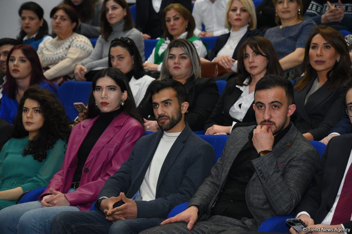 Gənclər paytaxtının simvolik açarı Mingəçevir şəhərinə təqdim edilib (FOTO)