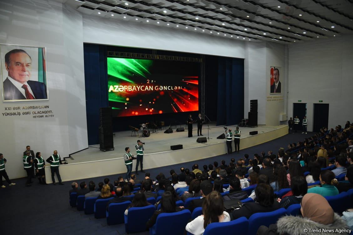 Gənclər paytaxtının simvolik açarı Mingəçevir şəhərinə təqdim edilib (FOTO)