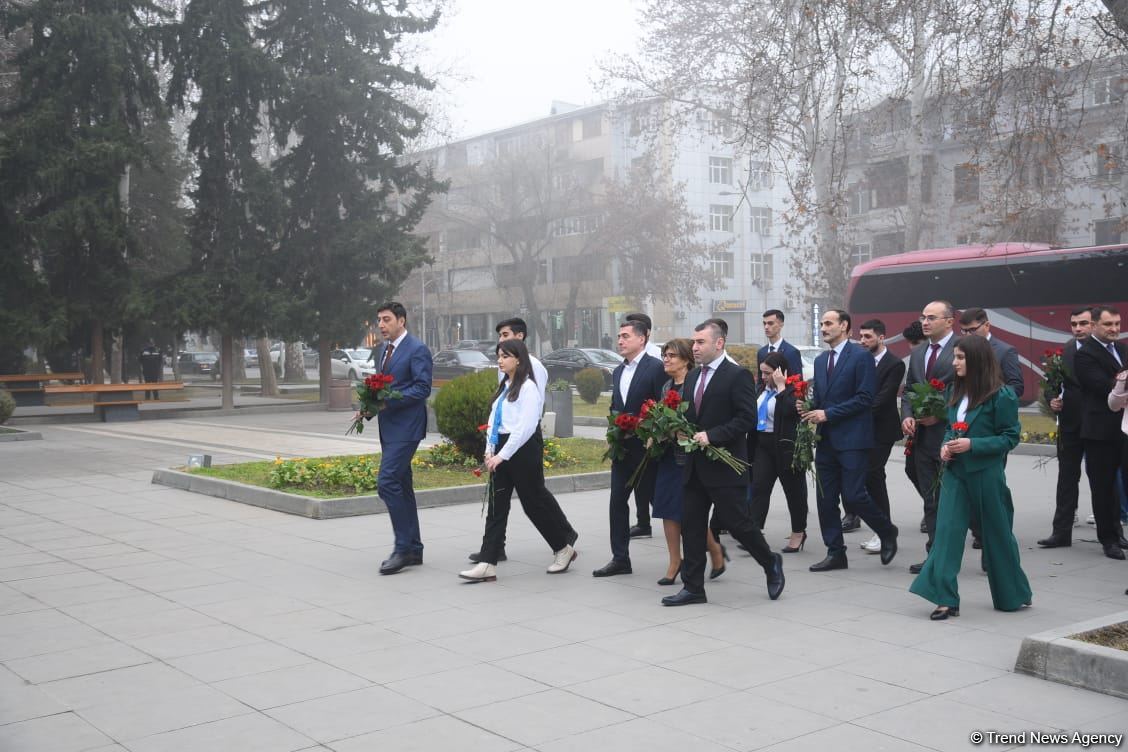 Gənclər paytaxtının simvolik açarı Mingəçevir şəhərinə təqdim edilib (FOTO)