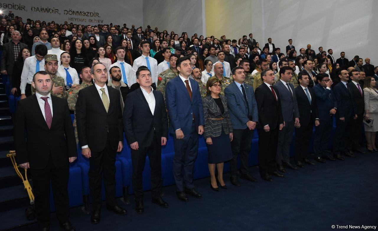 Gənclər paytaxtının simvolik açarı Mingəçevir şəhərinə təqdim edilib (FOTO)