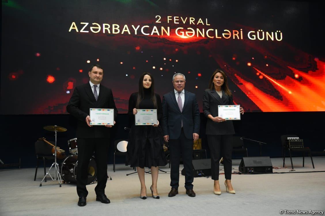 Gənclər paytaxtının simvolik açarı Mingəçevir şəhərinə təqdim edilib (FOTO)