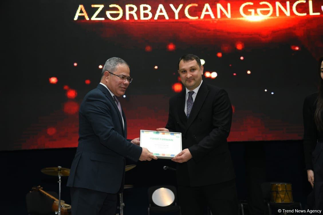 Gənclər paytaxtının simvolik açarı Mingəçevir şəhərinə təqdim edilib (FOTO)