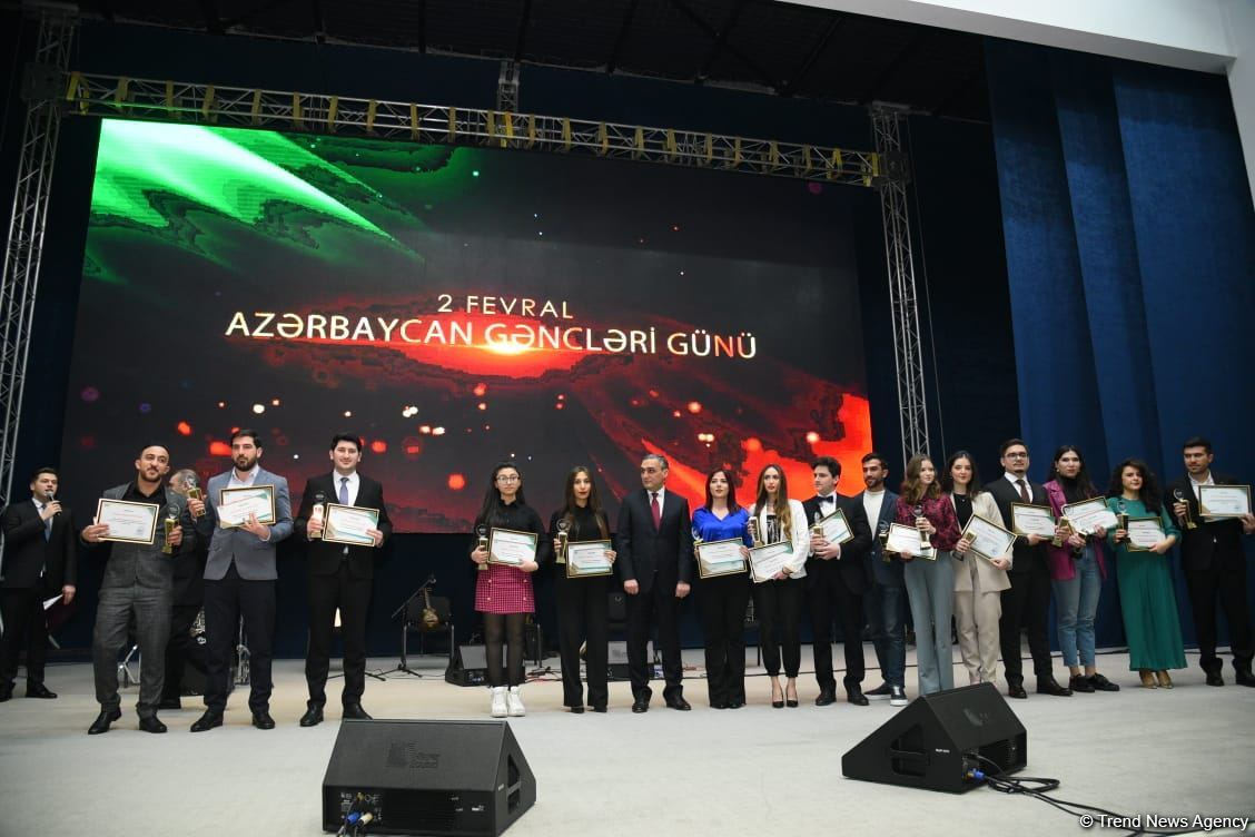 Gənclər paytaxtının simvolik açarı Mingəçevir şəhərinə təqdim edilib (FOTO)