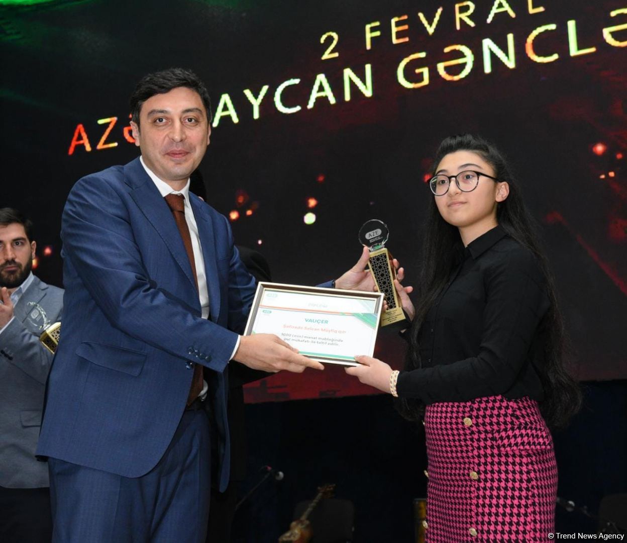 Gənclər paytaxtının simvolik açarı Mingəçevir şəhərinə təqdim edilib (FOTO)