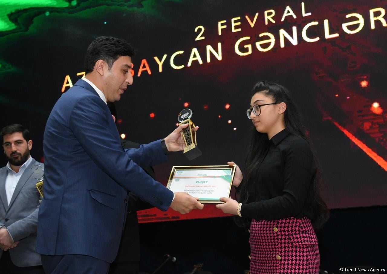 Gənclər paytaxtının simvolik açarı Mingəçevir şəhərinə təqdim edilib (FOTO)