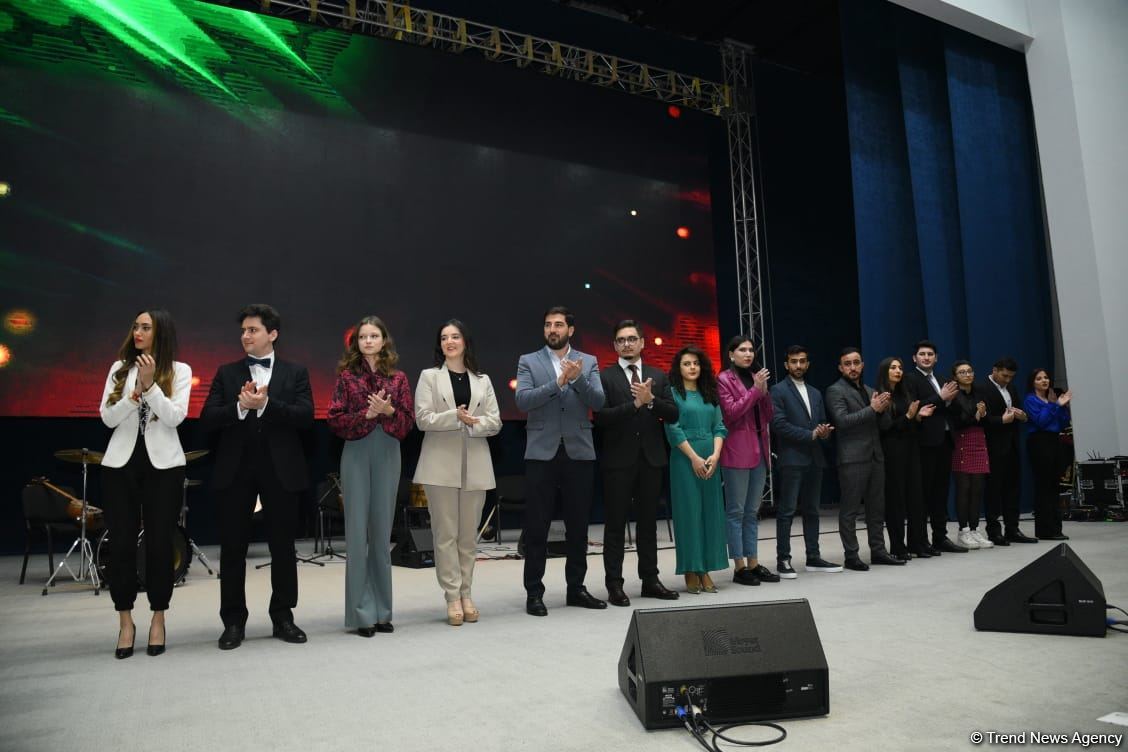 Gənclər paytaxtının simvolik açarı Mingəçevir şəhərinə təqdim edilib (FOTO)