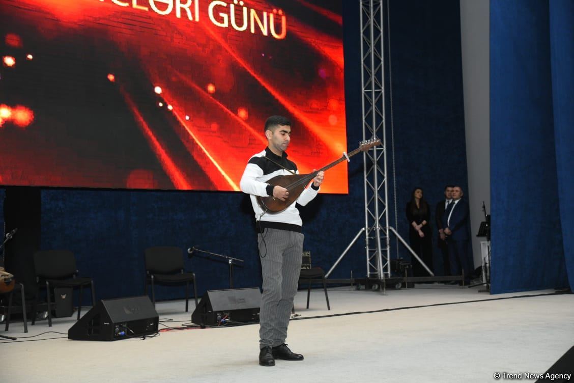 Gənclər paytaxtının simvolik açarı Mingəçevir şəhərinə təqdim edilib (FOTO)